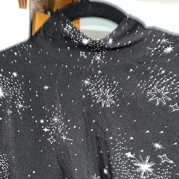 TOPSHOP Star Print Origami Tuck Blouse size 2 excellent condition - Picture 2 of 9